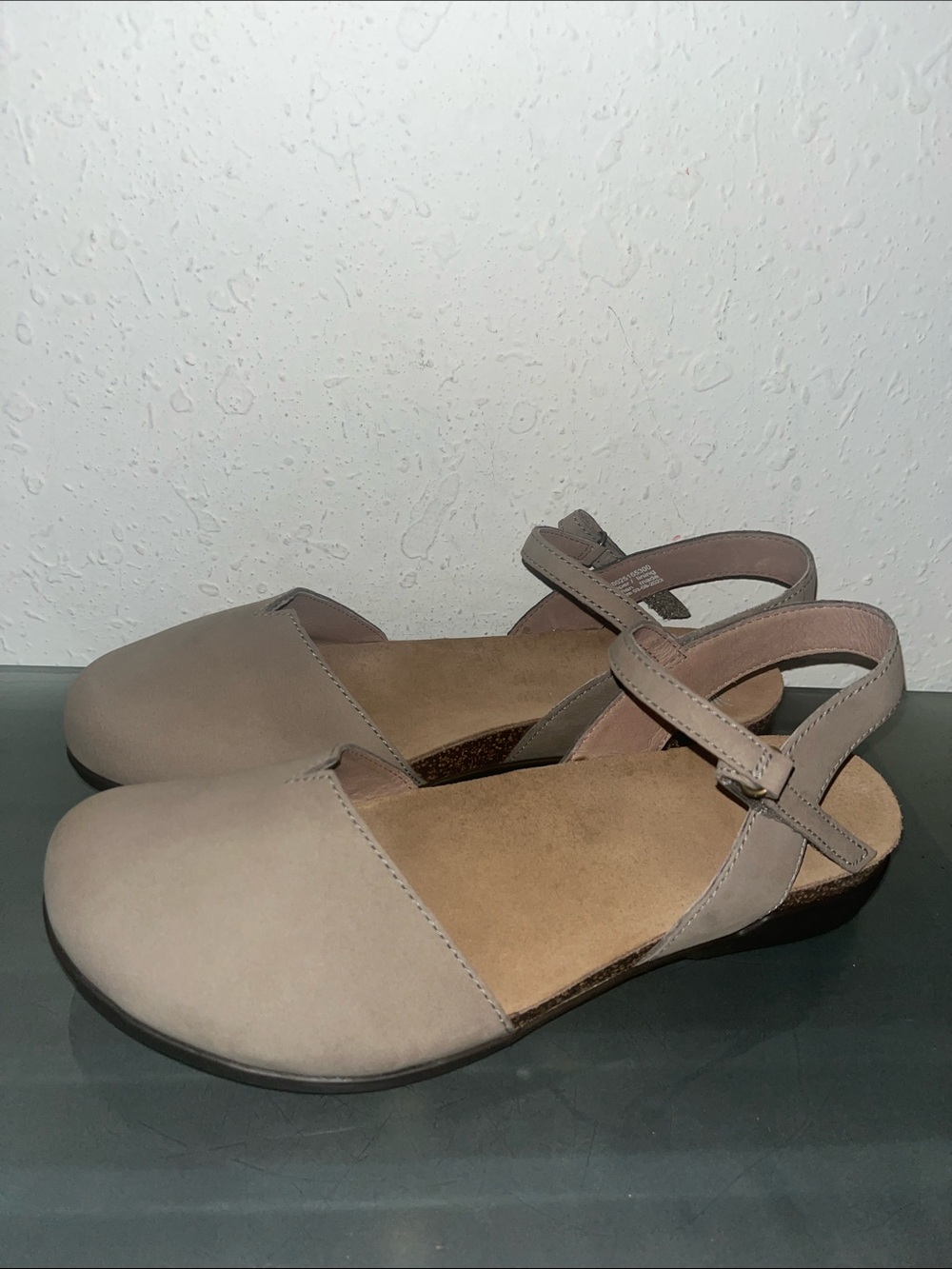 NWOB Dansko Rowan leather flats